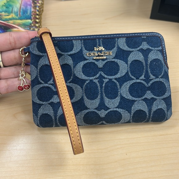 Corner Zip Wristlet In Signature Denim - Picture 4 of 4